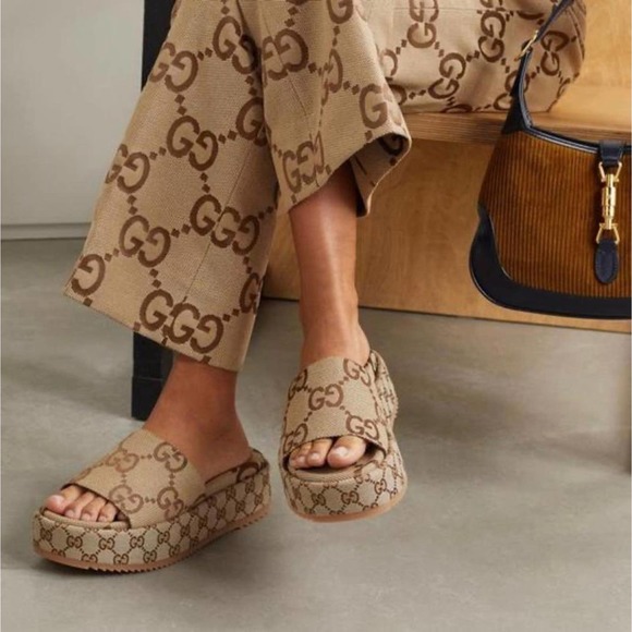 GUCCI Angelina GG Jumbo Maxi logo platform slides sandals - Picture 2 of 7